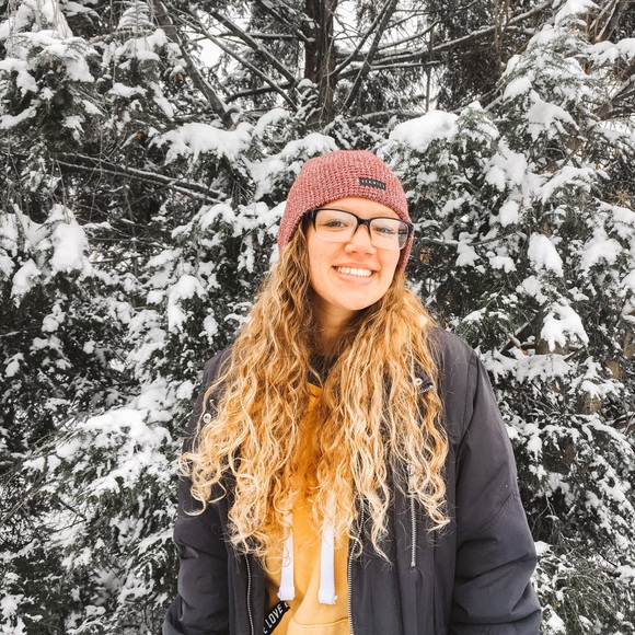 Meet your Posher, Jaylen - Picture 1 of 1